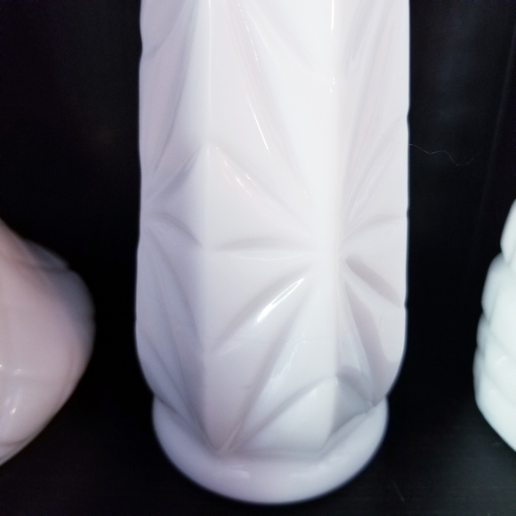 2 Milk Glass Tall Vases VTG Vintage Mid Century - Picture 5 of 8